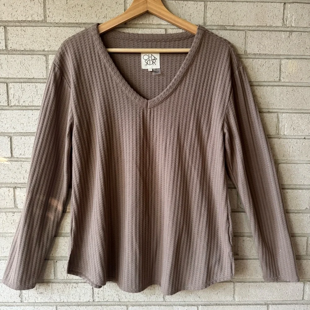 Chaser Women’s Tan Taupe Waffle Knit V-Neck Top | Sz Medium - Picture 1 of 6